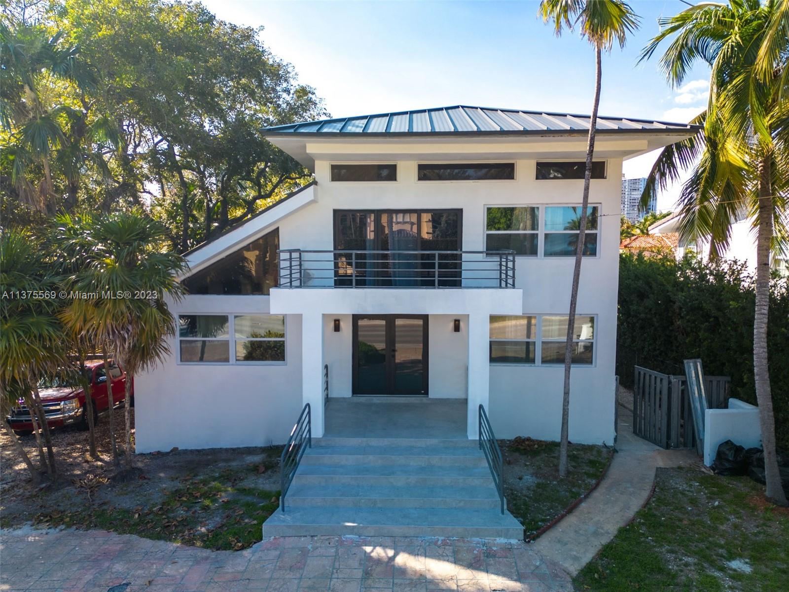 GOLDEN BEACH SEC B - Residential