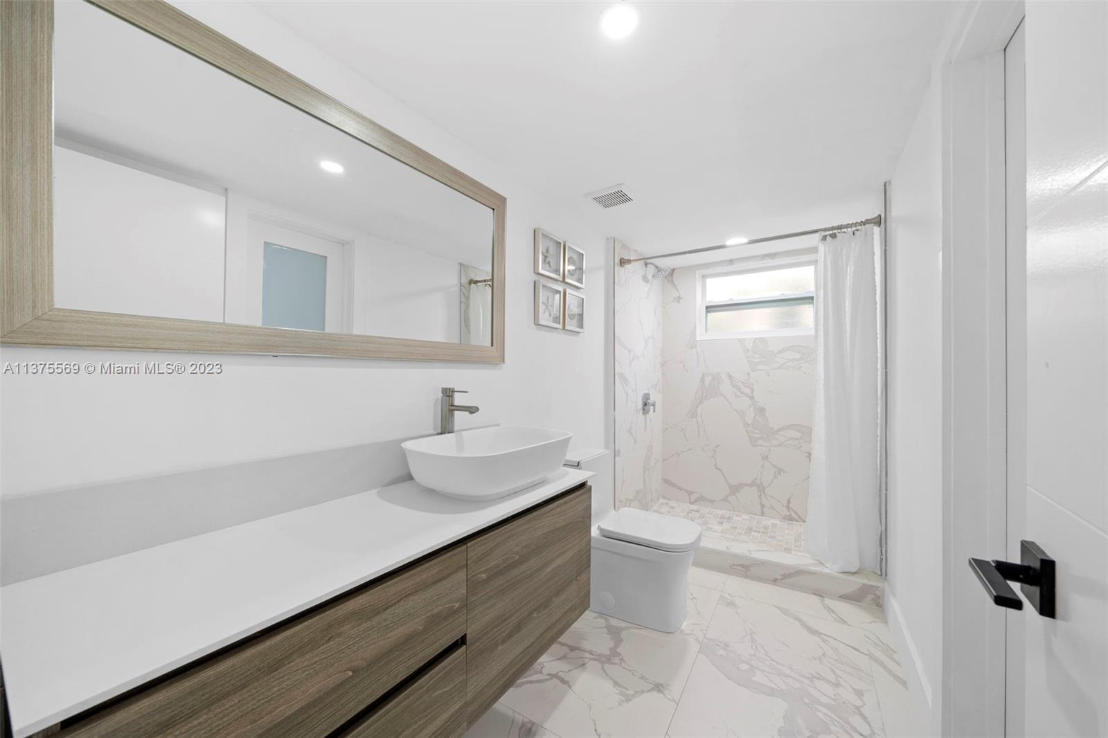 GOLDEN BEACH SEC B - Residential