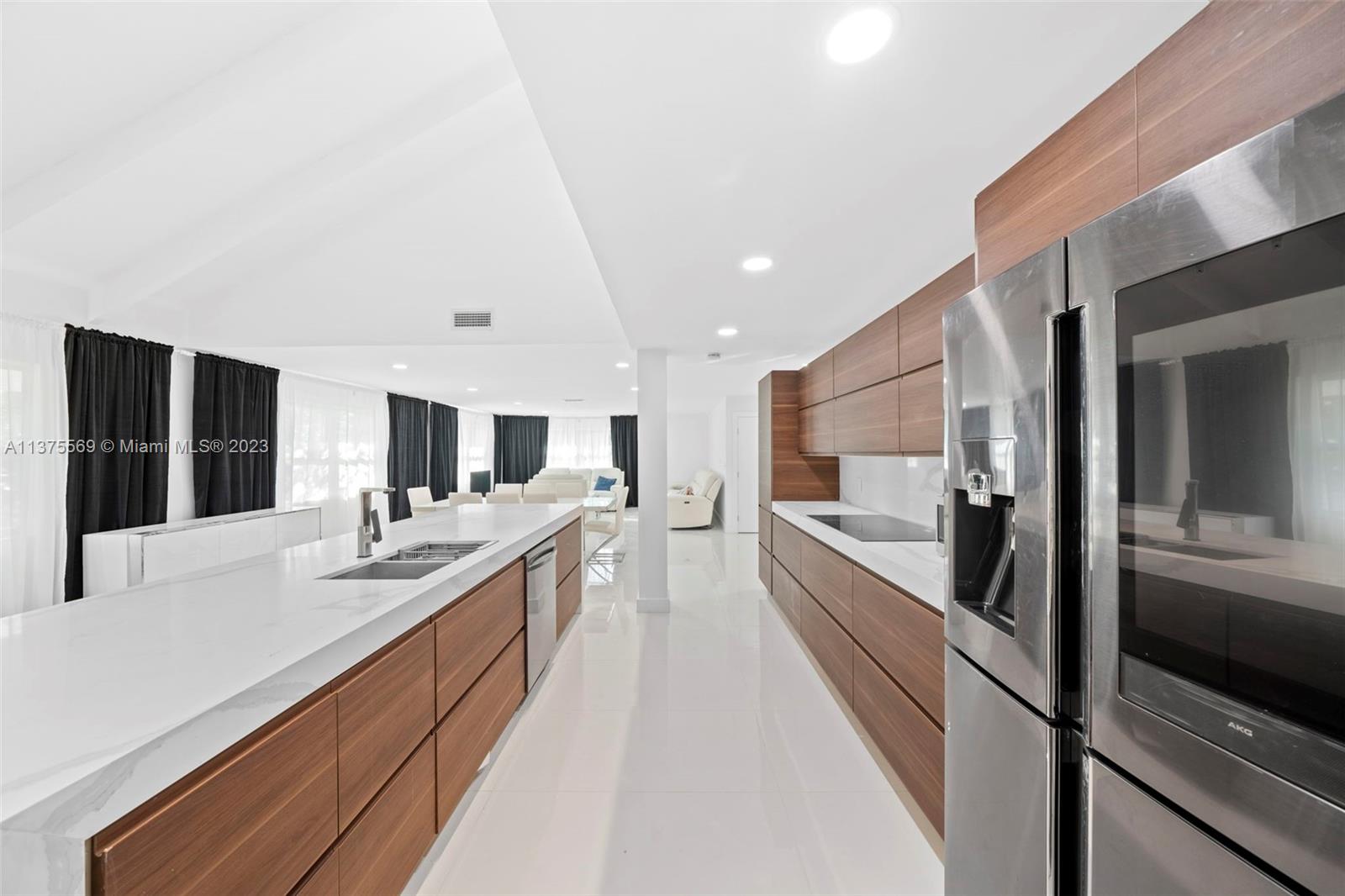 GOLDEN BEACH SEC B - Residential