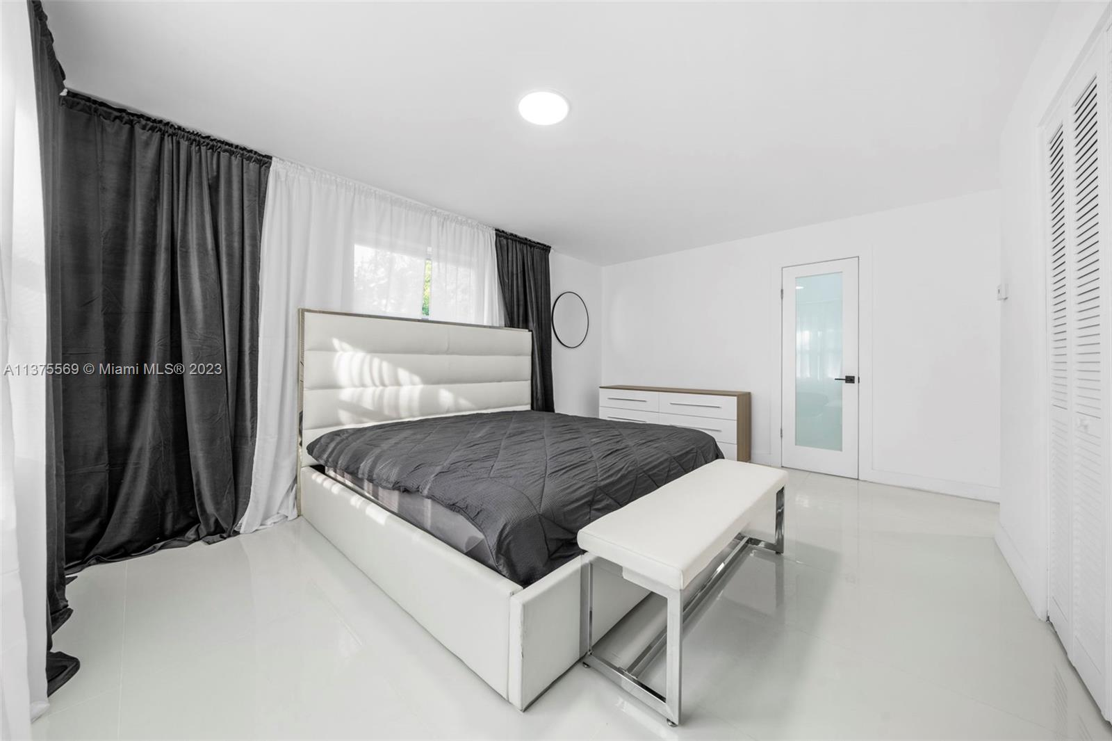 GOLDEN BEACH SEC B - Residential