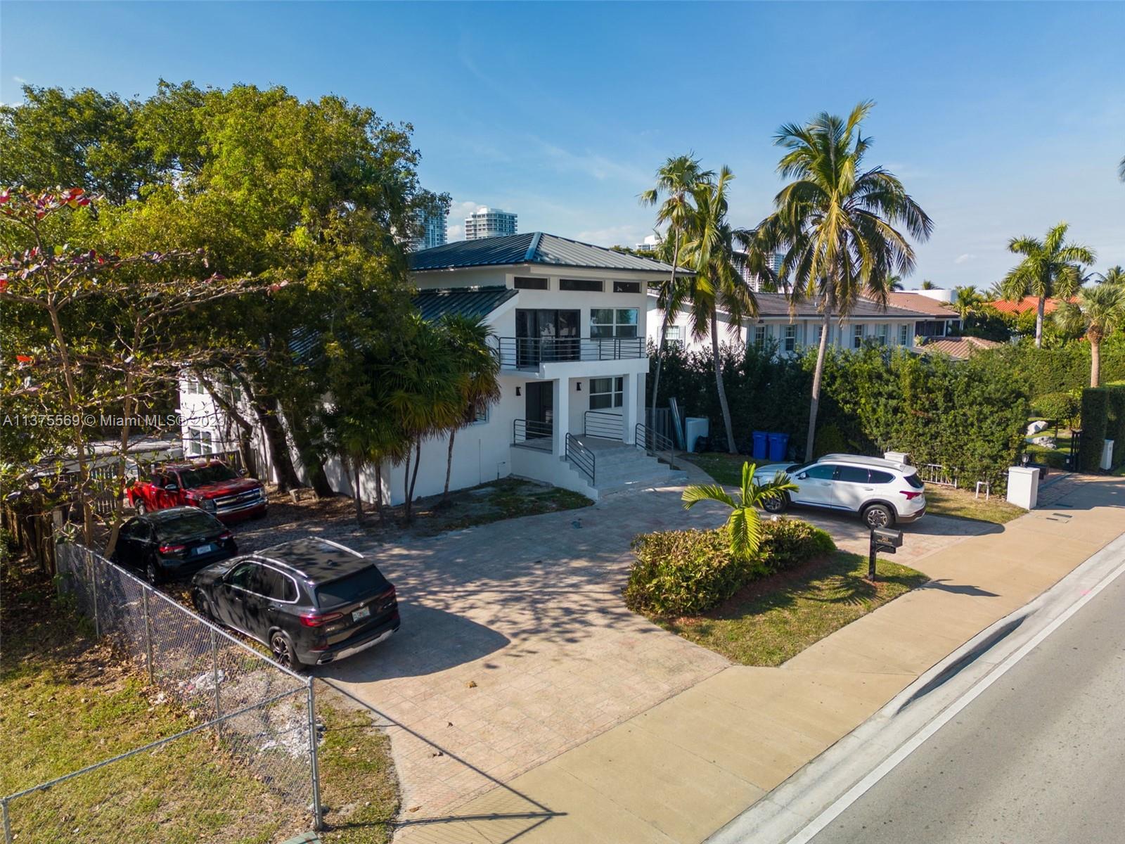 GOLDEN BEACH SEC B - Residential