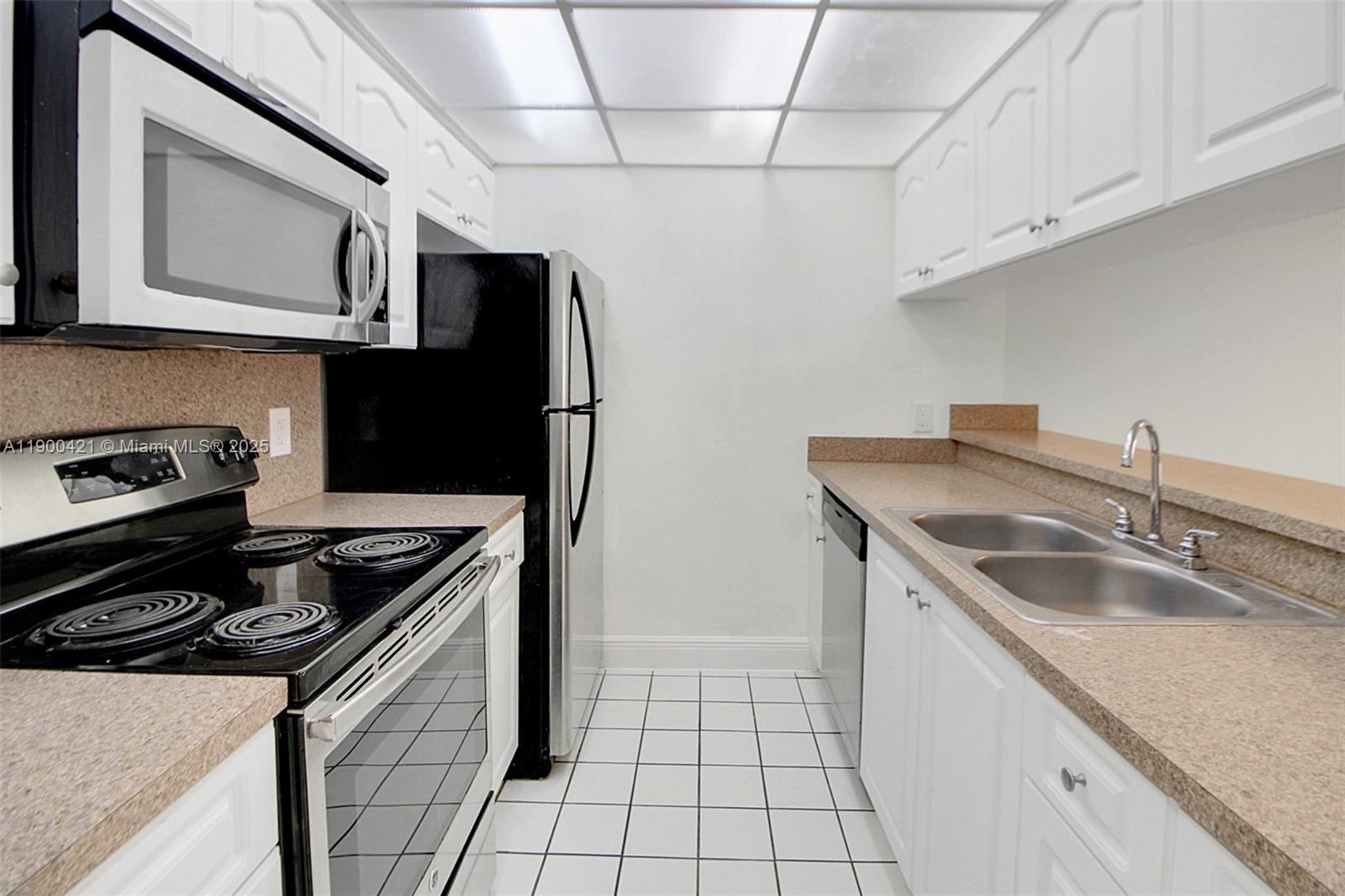 LAS VISTAS AT DORAL CONDO - Residential
