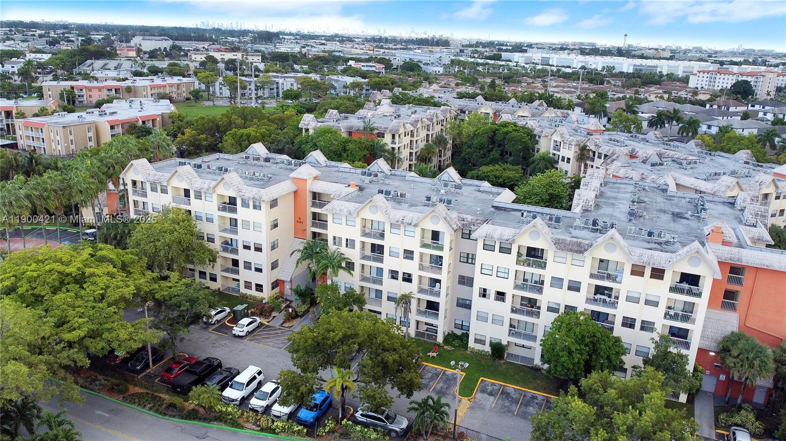 LAS VISTAS AT DORAL CONDO - Residential
