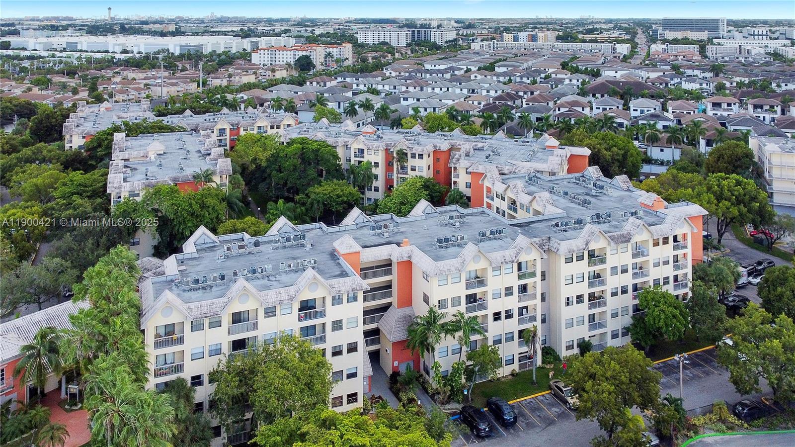 LAS VISTAS AT DORAL CONDO - Residential