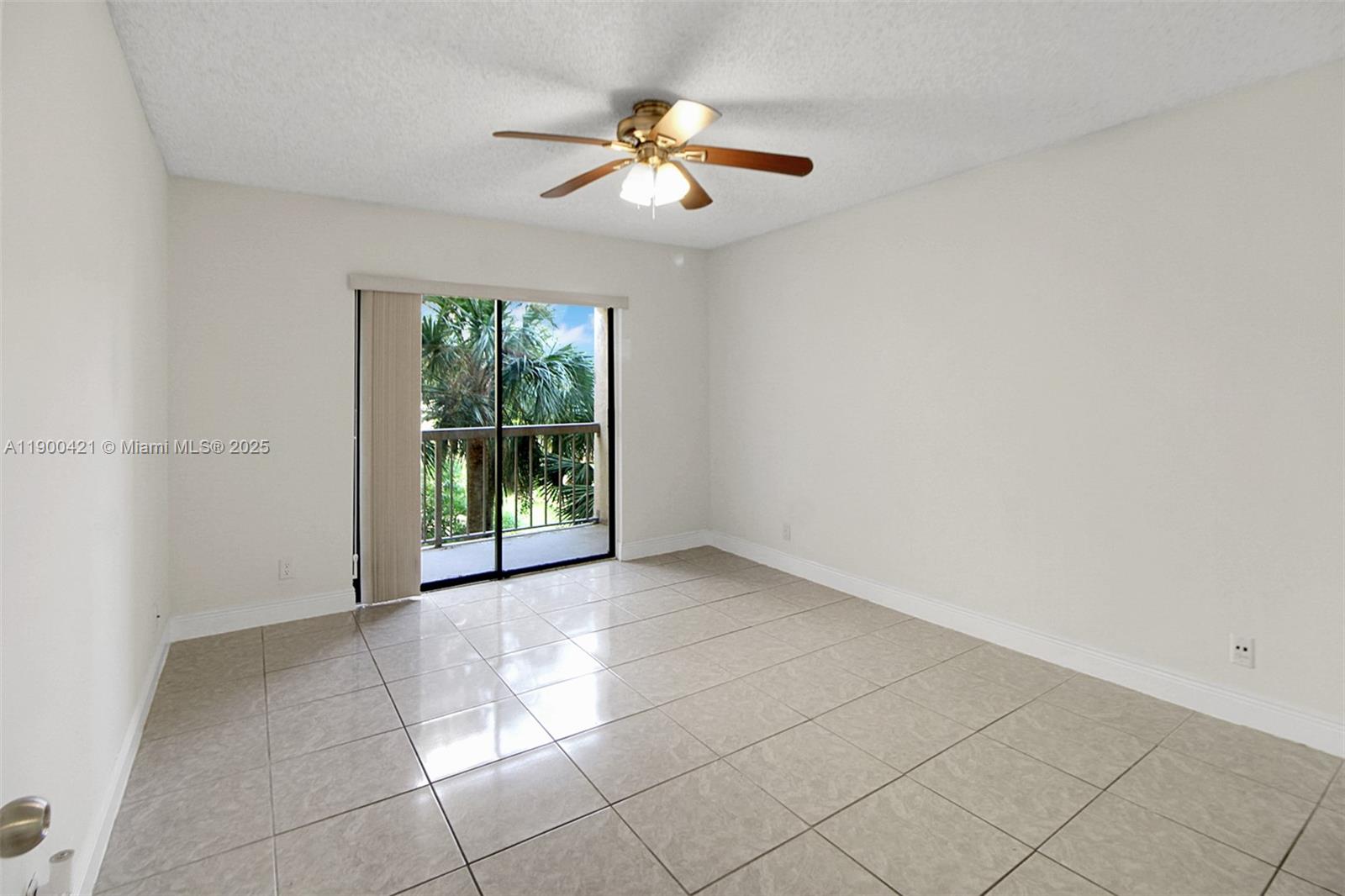 LAS VISTAS AT DORAL CONDO - Residential