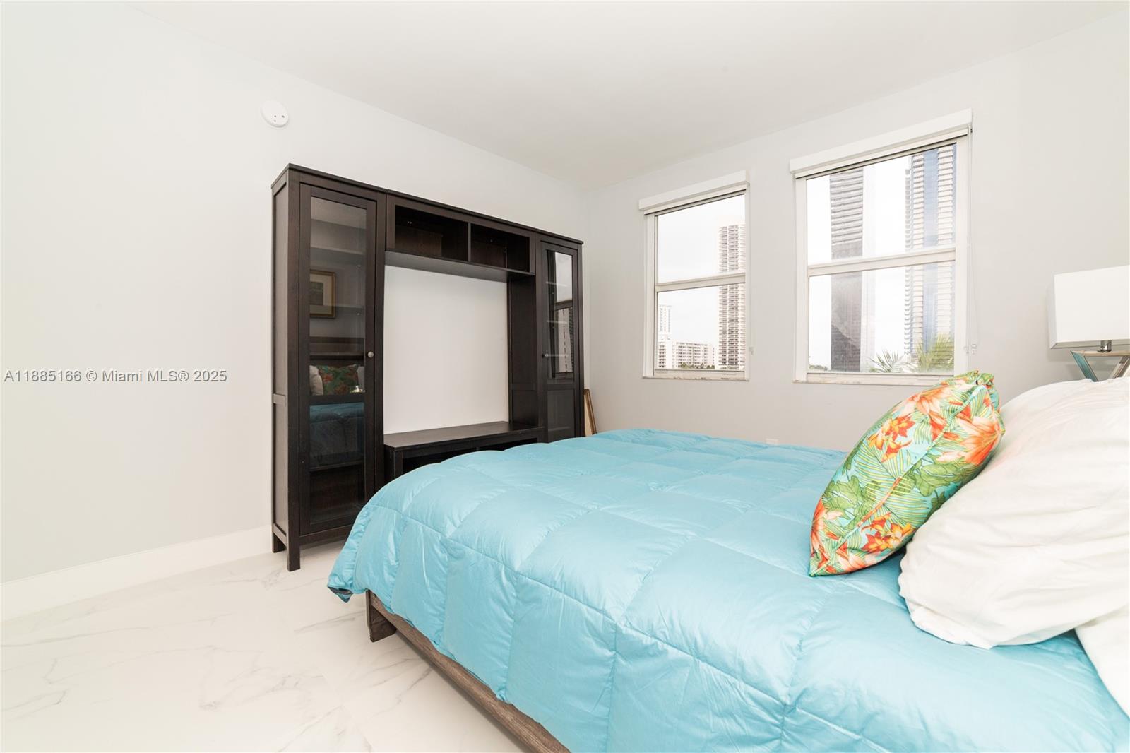 PORTO BELLAGIO CONDO - Residential Lease