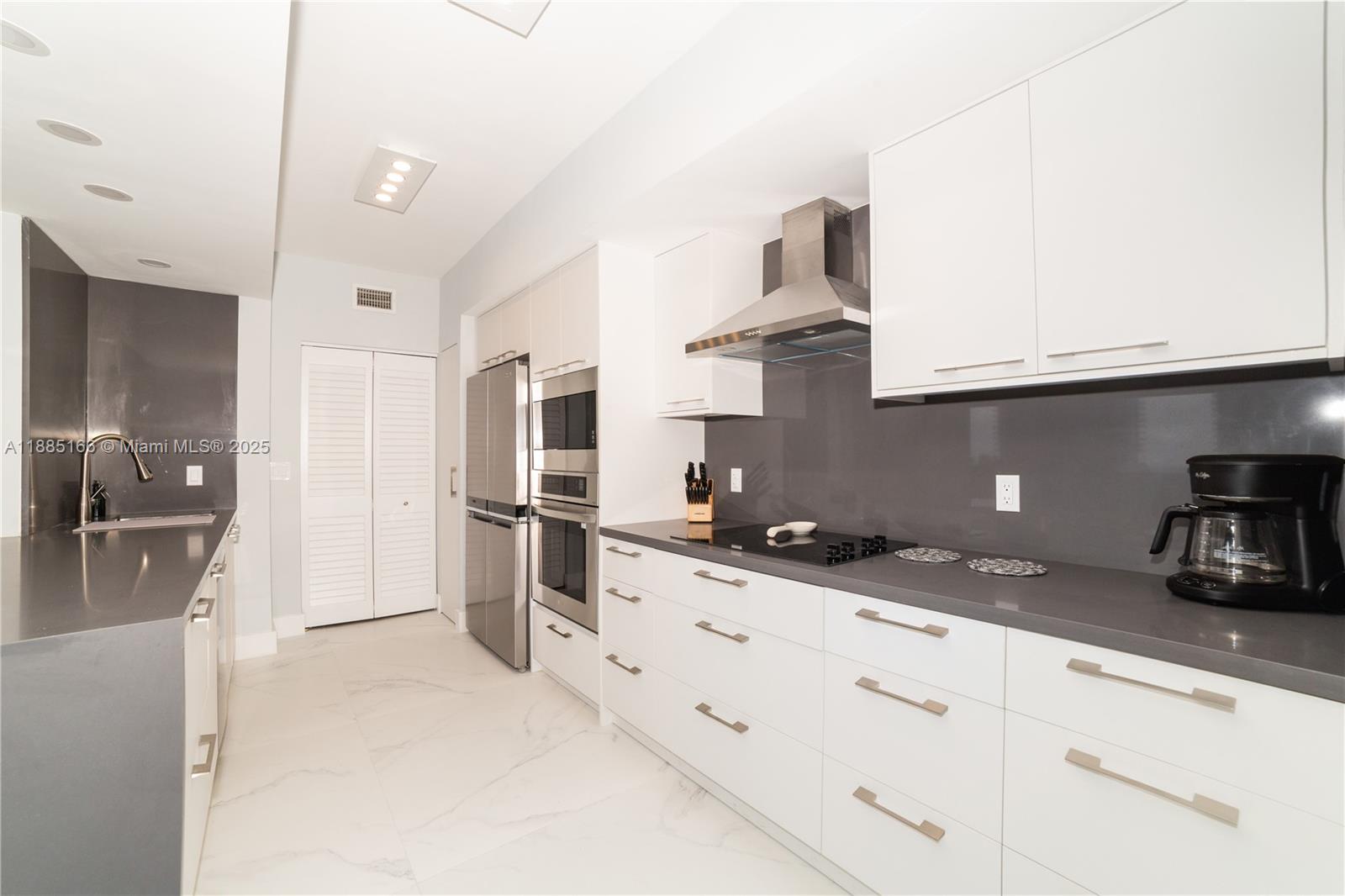 PORTO BELLAGIO CONDO - Residential Lease