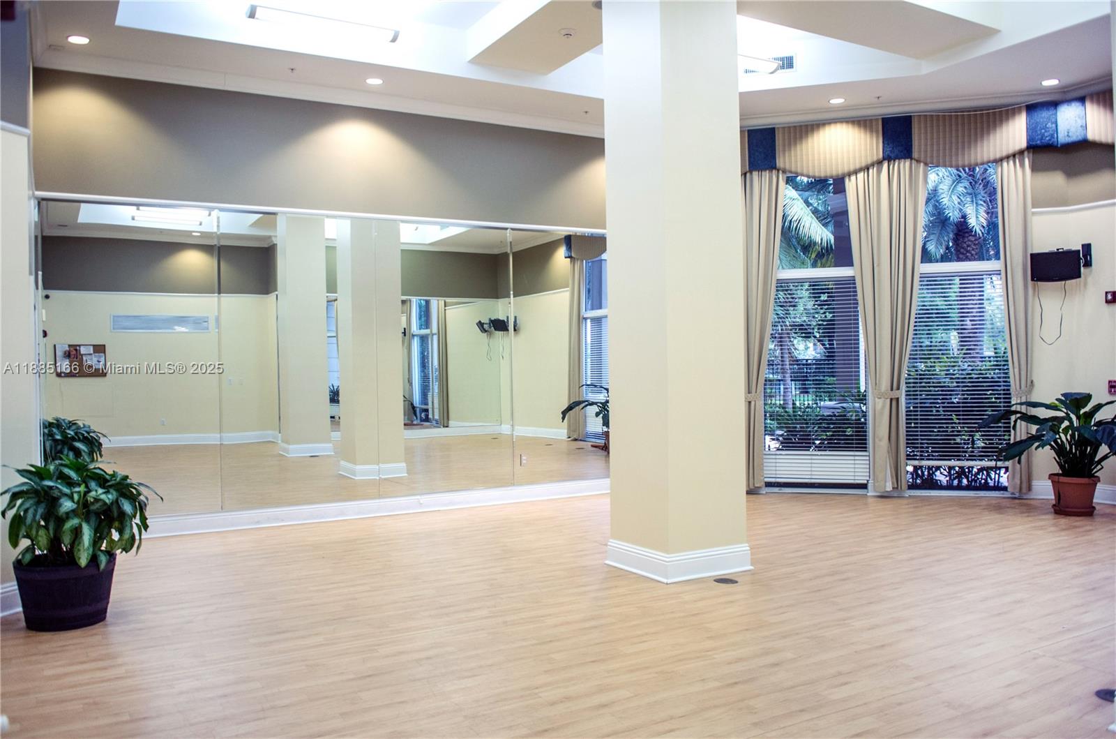 PORTO BELLAGIO CONDO - Residential Lease