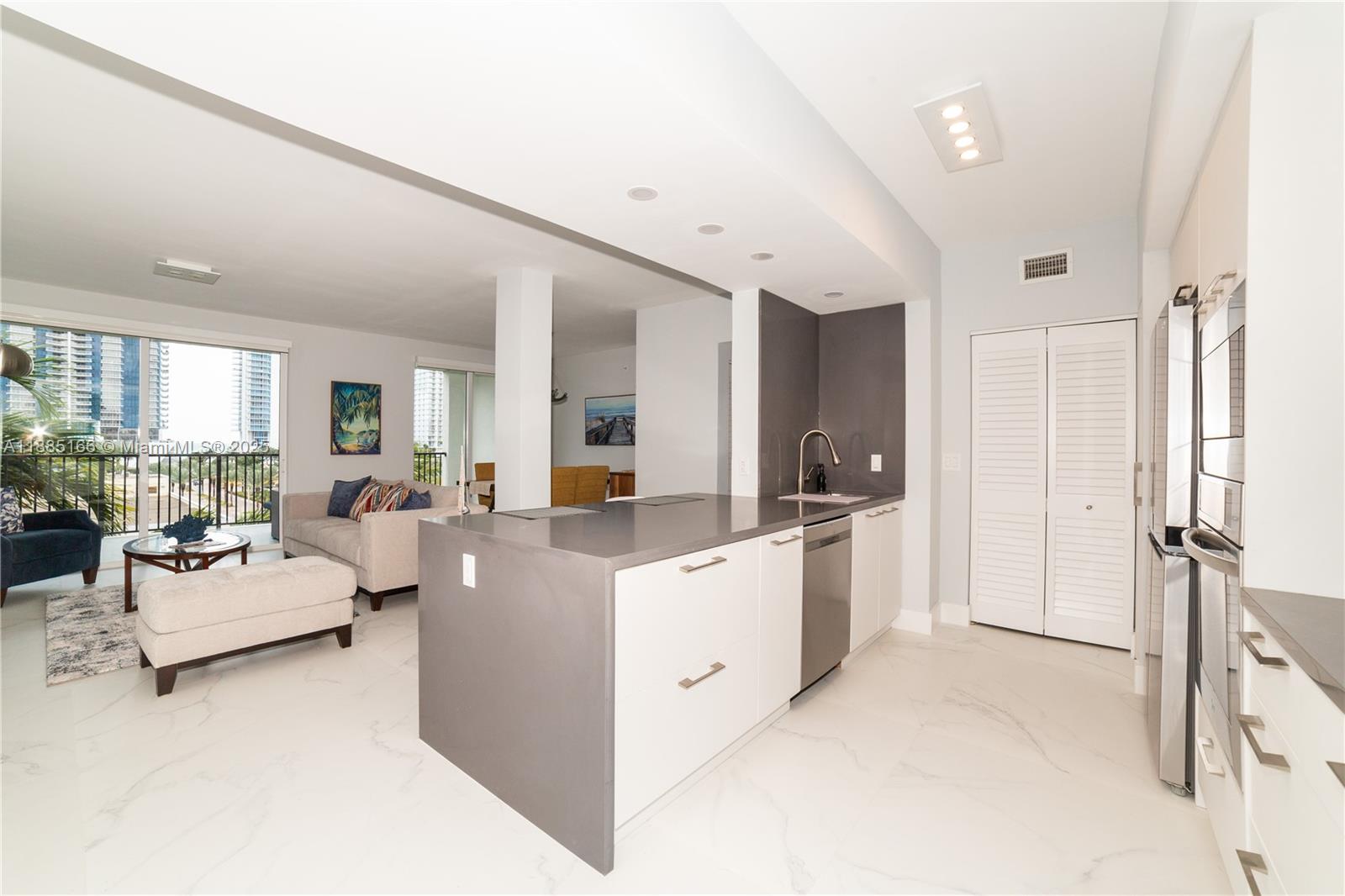 PORTO BELLAGIO CONDO - Residential Lease