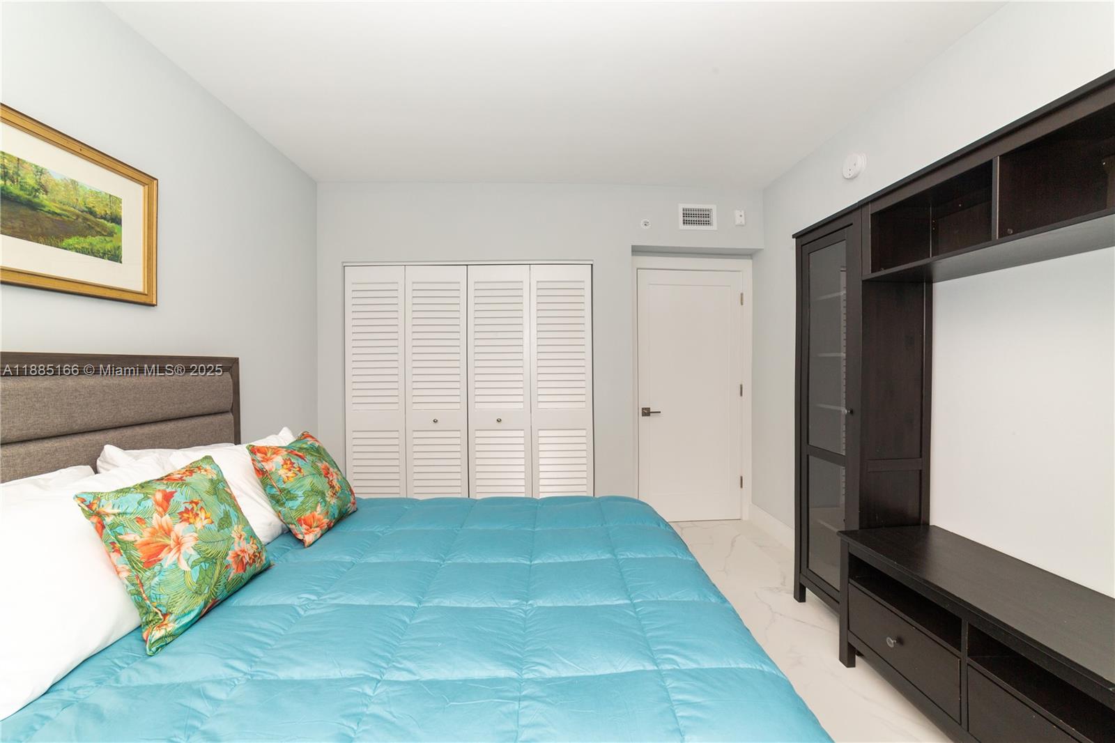 PORTO BELLAGIO CONDO - Residential Lease
