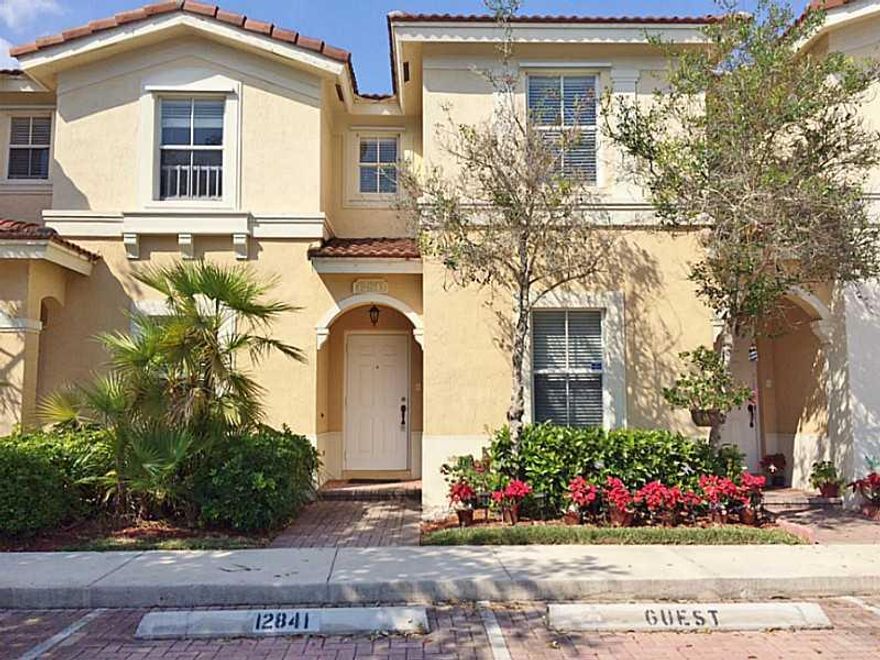 LOCATED IN ONE OF MIRAMAR'S PREMIER GATED COMMUNITIES. HOME FEATURES SPACIOUS KITCHEN OVERLOOKING FAMILY AND DINING ROOM. MASTER BEDROOM FEATURES DUAL WALK-IN CLOSETS AND SAPCIOUS BATHROOM. WASHER AND DRYER. COMMUNITY POOL, GYM, SOCIAL ROOM, CLOSE TO MAJO R SHOPPING, DINING AND HIGHWAYS. EASY TO SHOW.