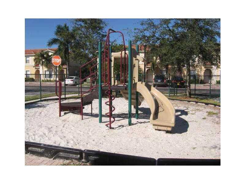 MELROSE POINT CONDO - Residential Lease