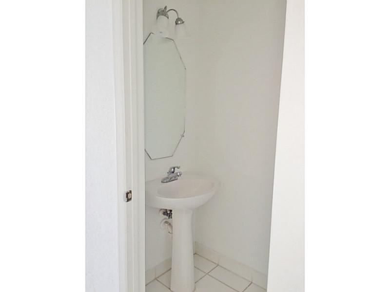 MELROSE POINT CONDO - Residential Lease