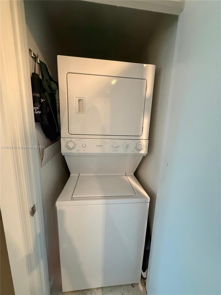 500 BRICKELL WEST CONDO - Residential Lease