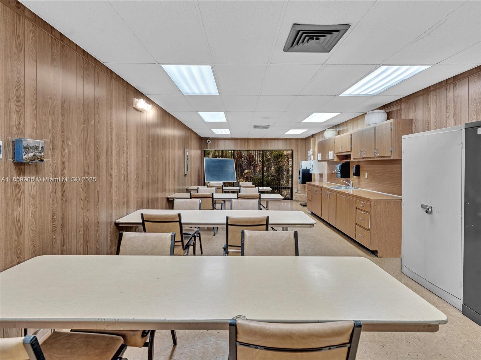 SUNRISE LAKES 25 CONDO - Residential