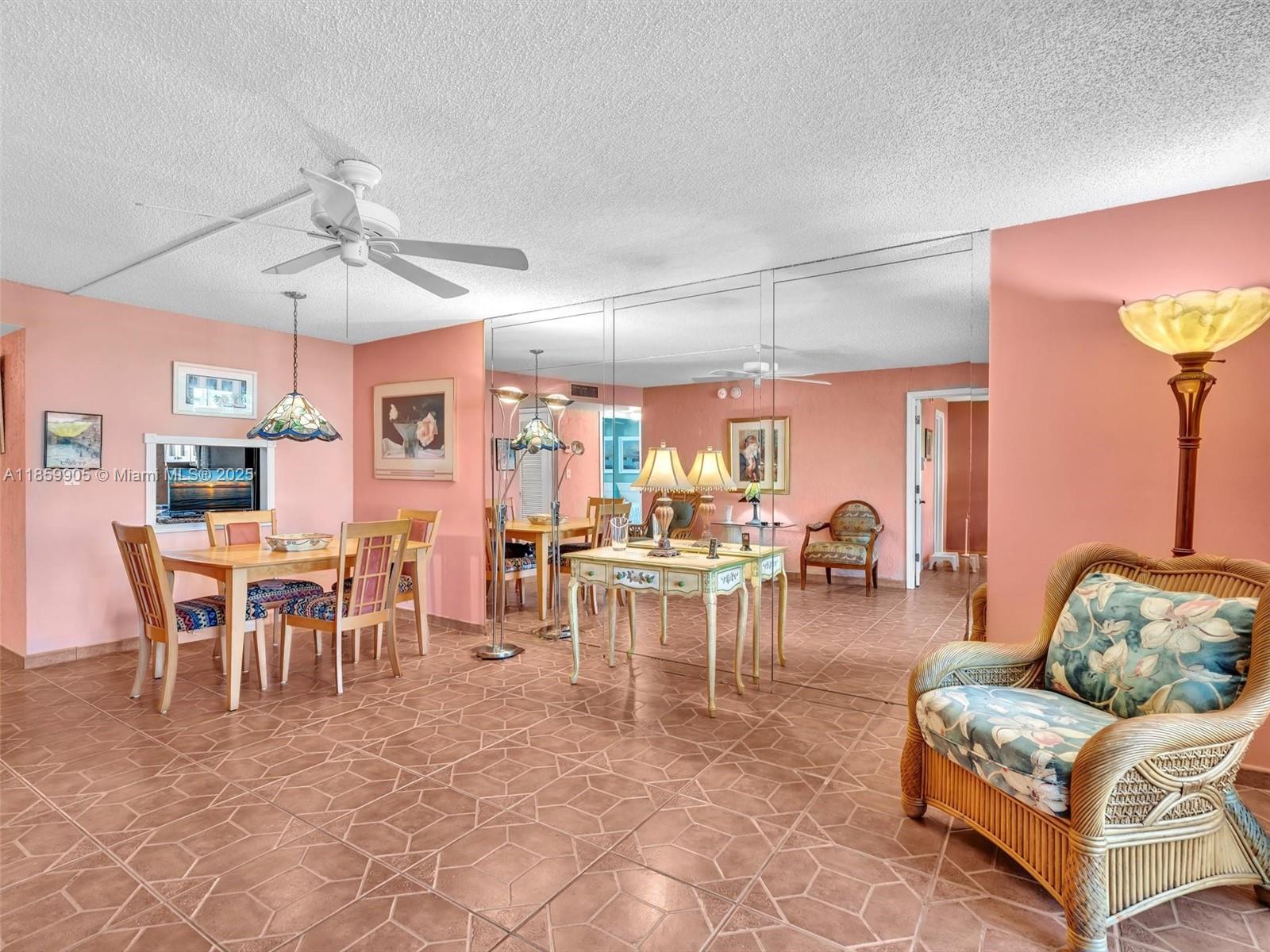 SUNRISE LAKES 25 CONDO - Residential