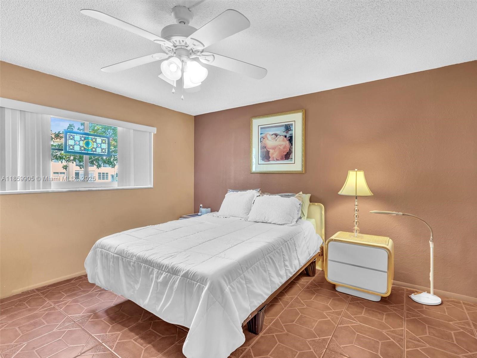 SUNRISE LAKES 25 CONDO - Residential