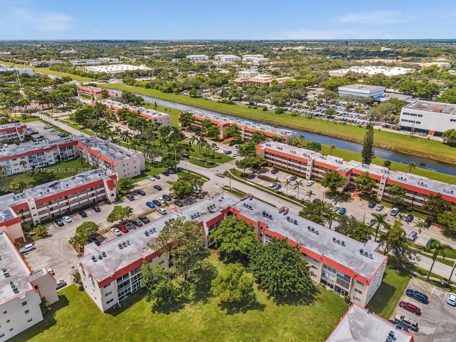 SUNRISE LAKES 25 CONDO - Residential