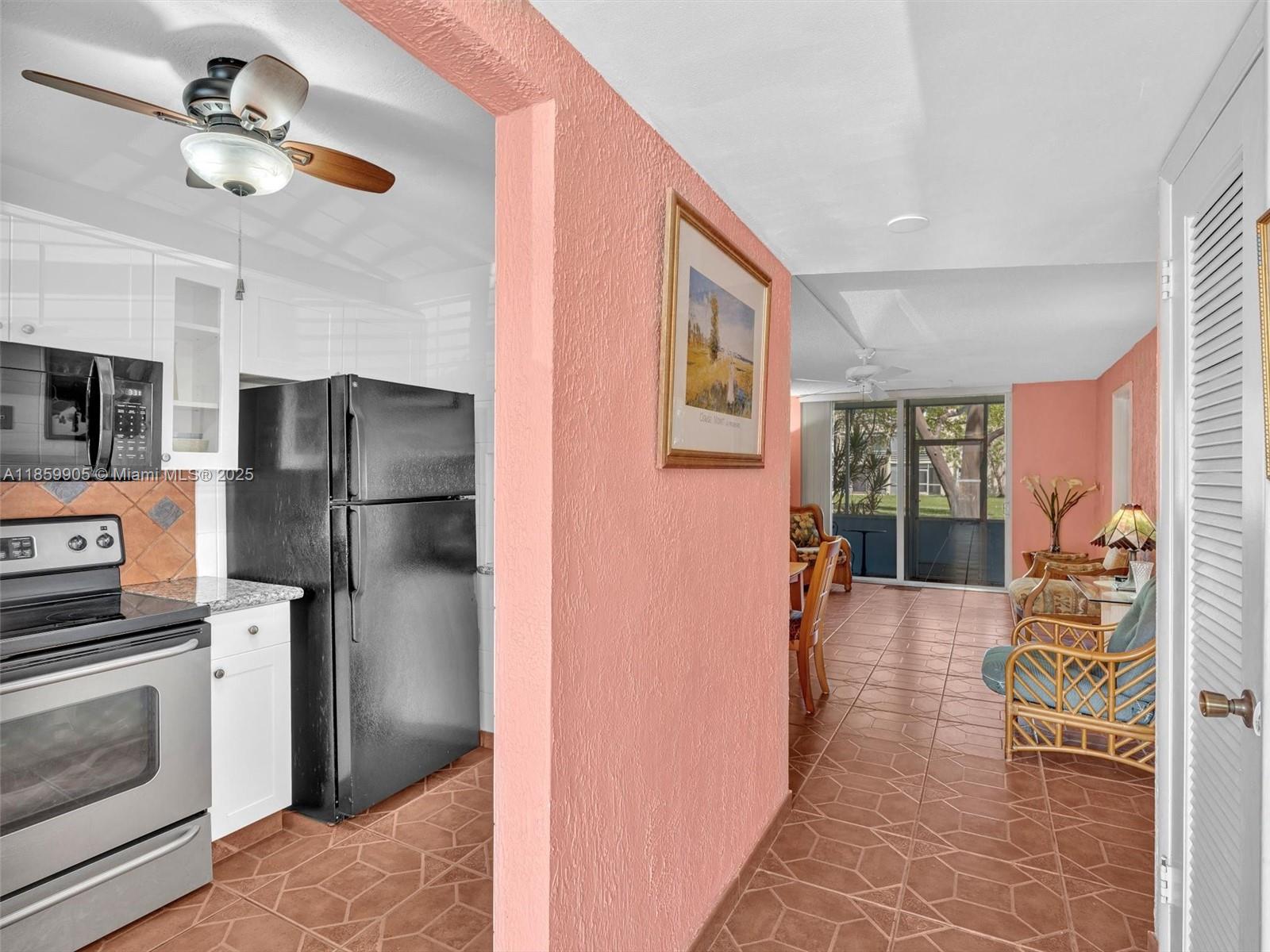 SUNRISE LAKES 25 CONDO - Residential