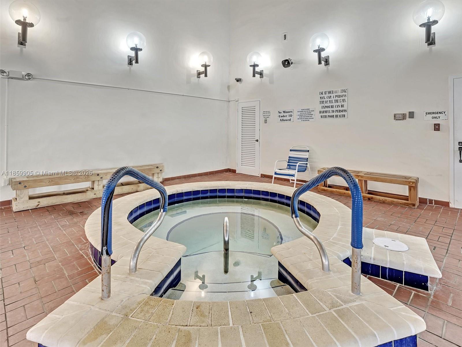 SUNRISE LAKES 25 CONDO - Residential