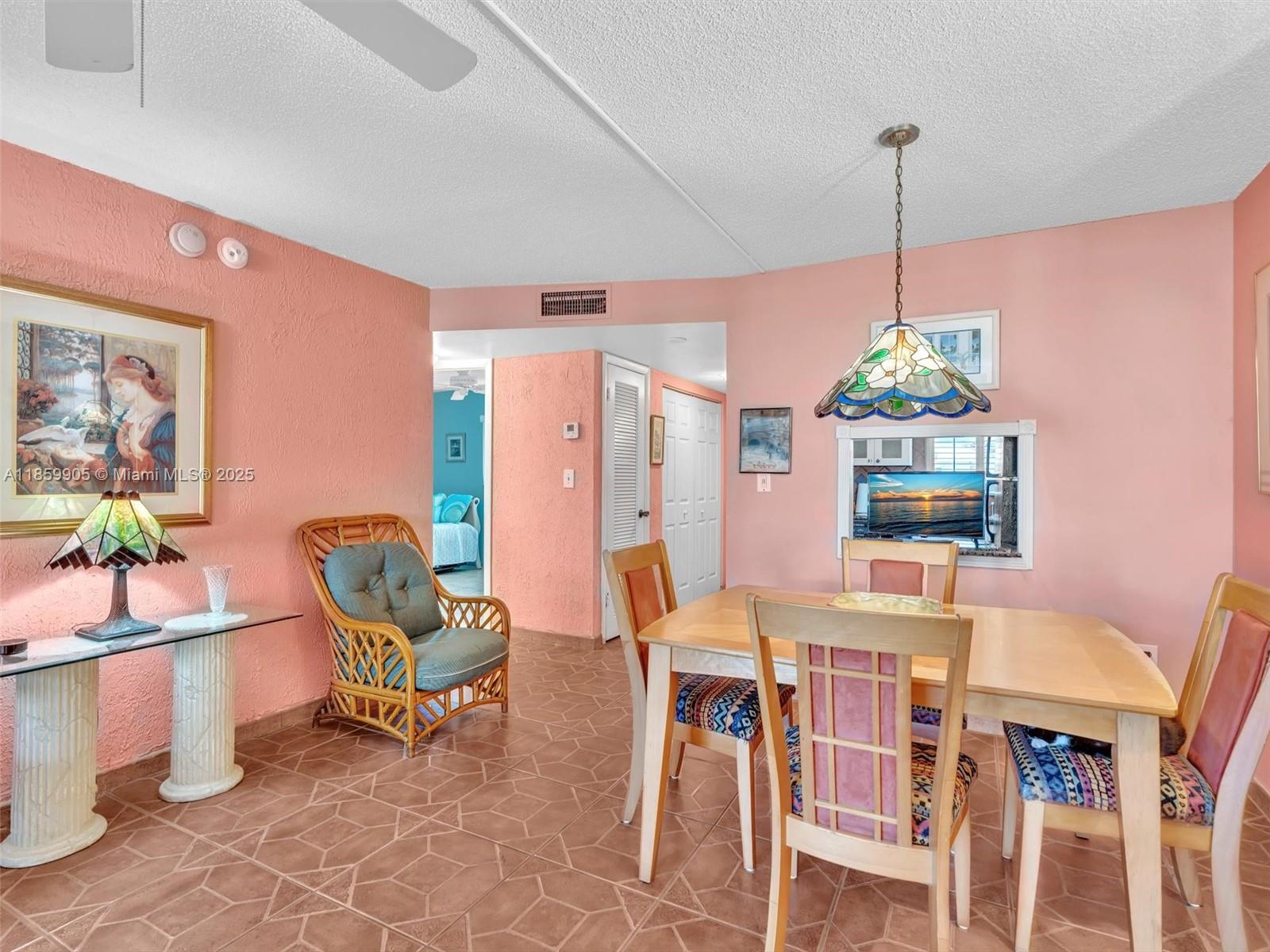 SUNRISE LAKES 25 CONDO - Residential