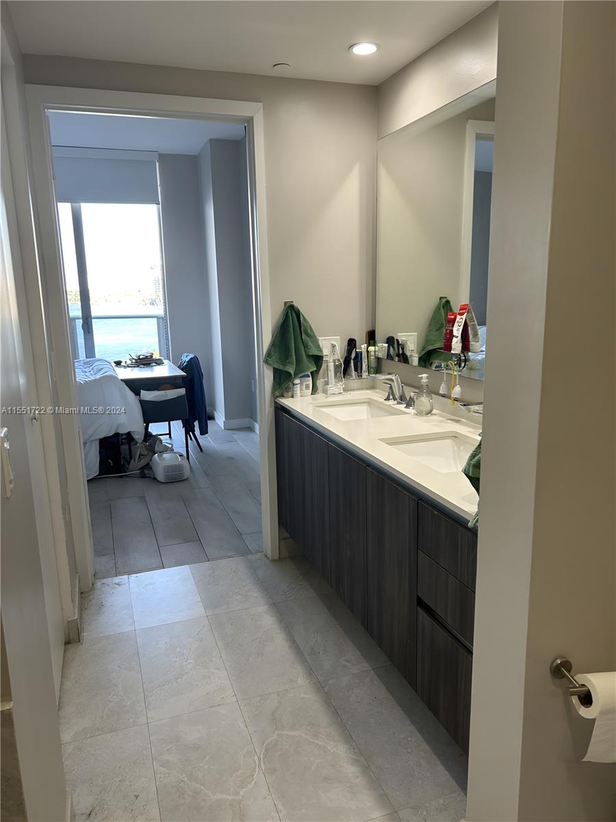ARIA ON THE BAY CONDO - Residential Lease