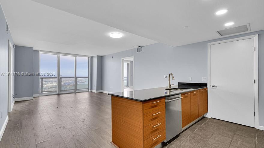 50 Biscayne Blvd 5406