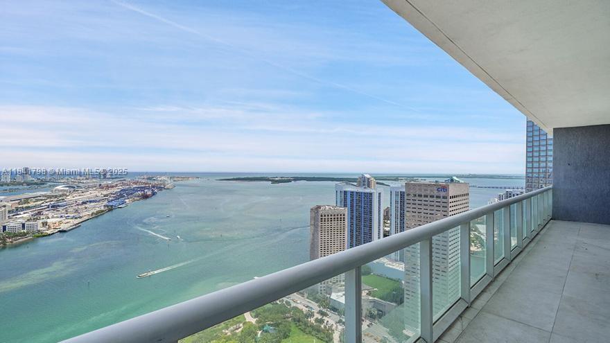 50 Biscayne Blvd 5406