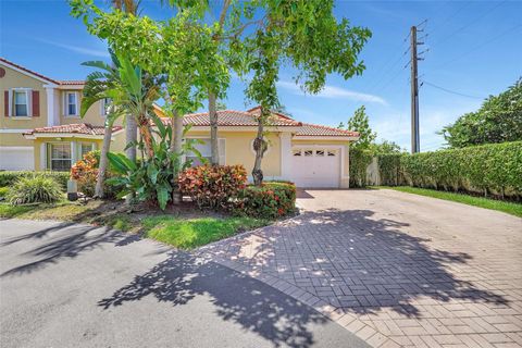 1150 Queen Palm Ct Hollywood FL 33019
