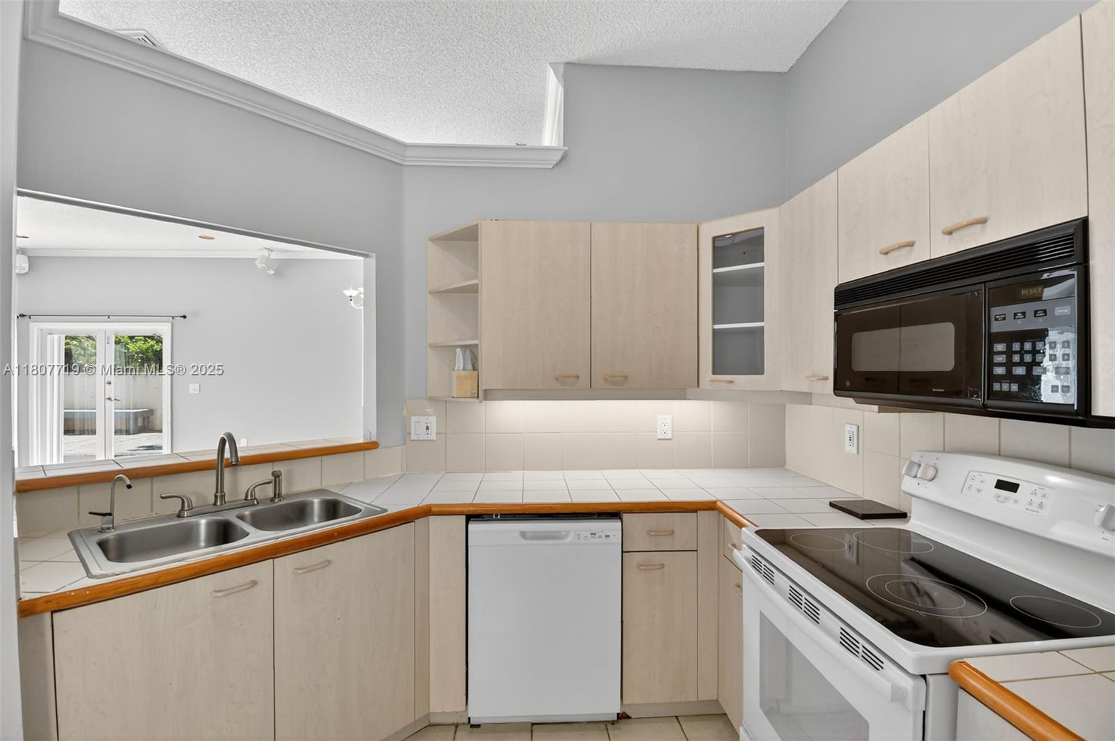 WEST LAKE VILLAGE PLAT - Residential