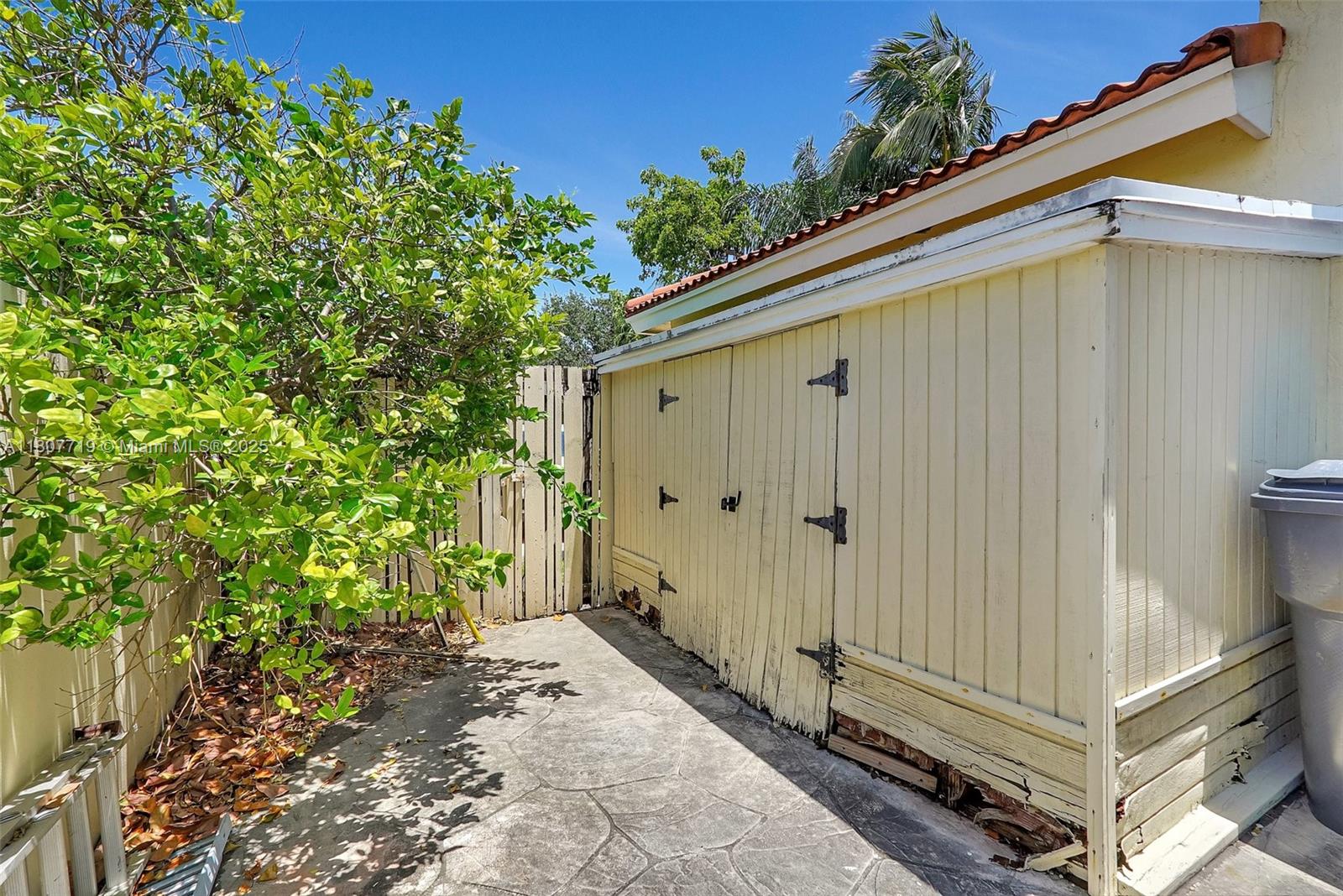 WEST LAKE VILLAGE PLAT - Residential