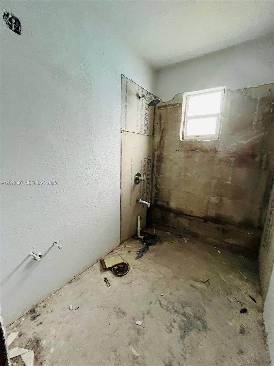 1344 W 10th St, Riviera Beach, FL, 33404/$230,000 3 1344 W 10th St