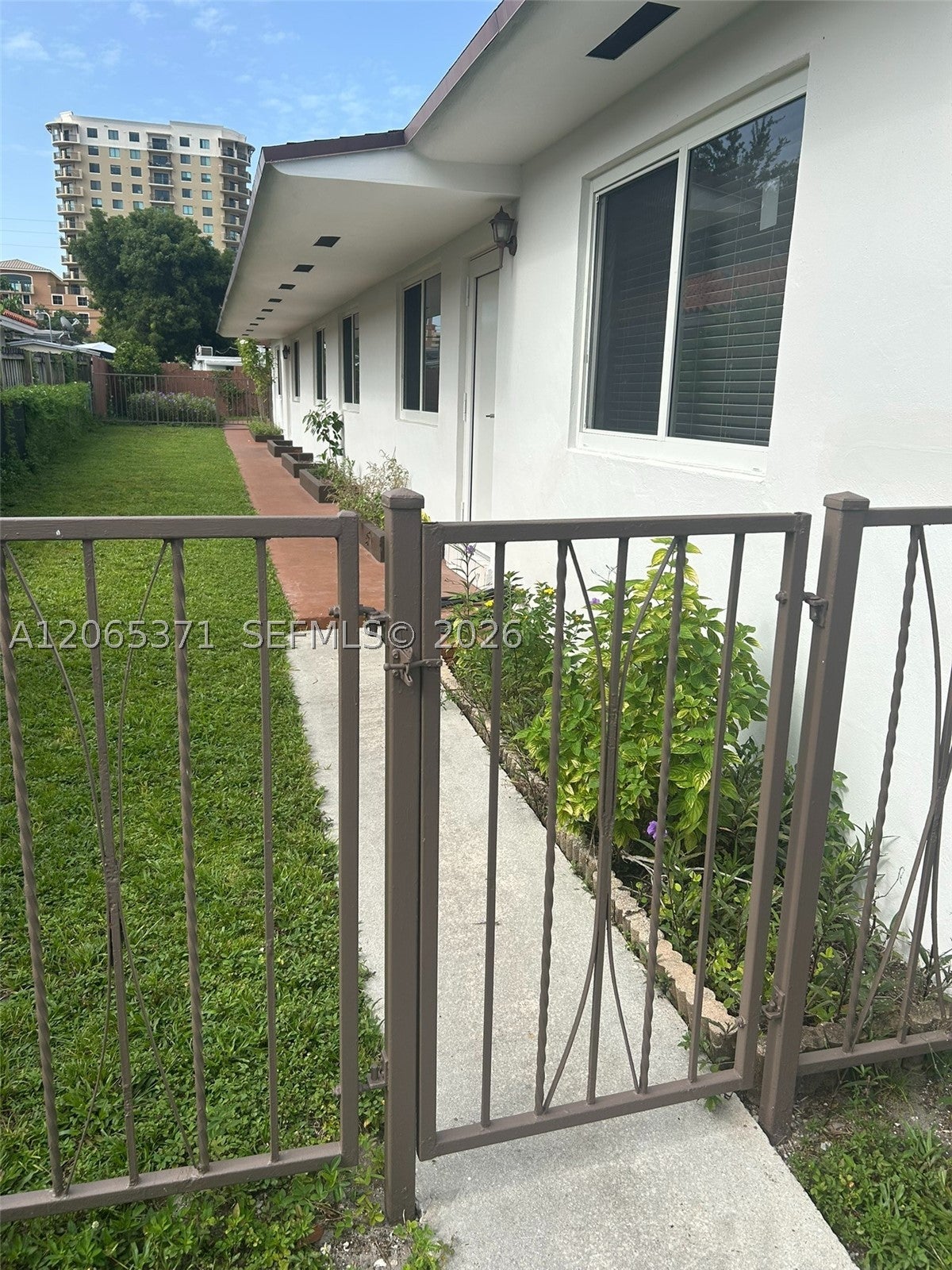 4252 NW 3rd St 4252