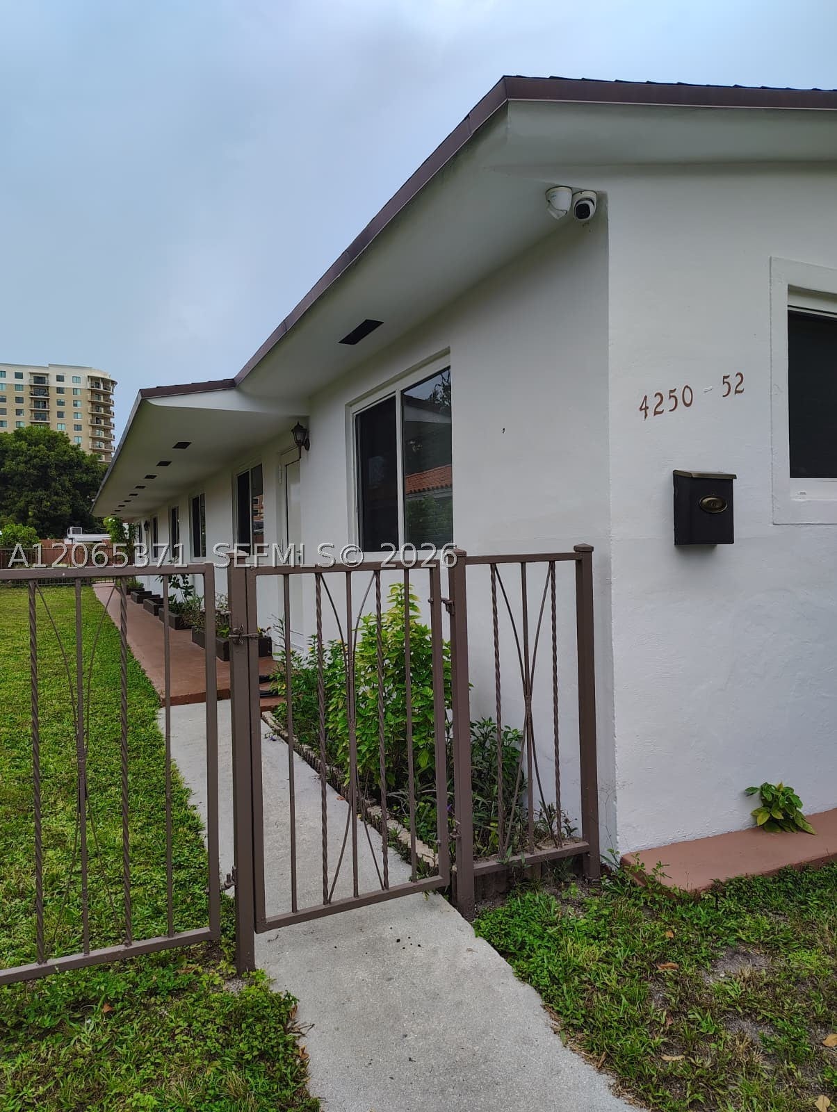 4252 NW 3rd St 4252