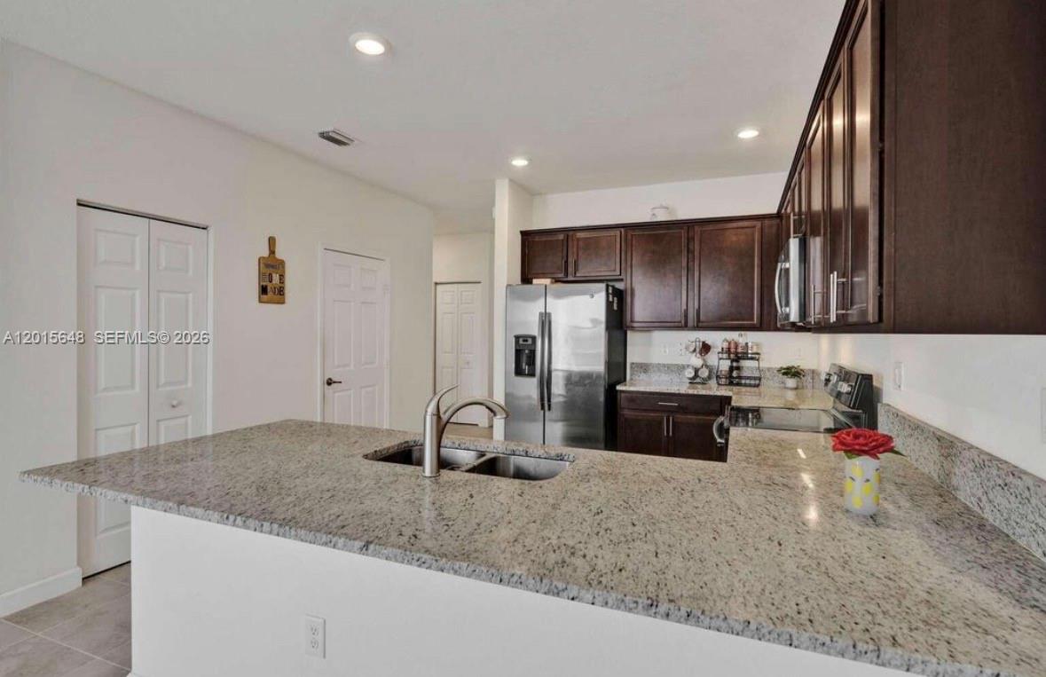 AQUABELLA SECTION ONE - Residential