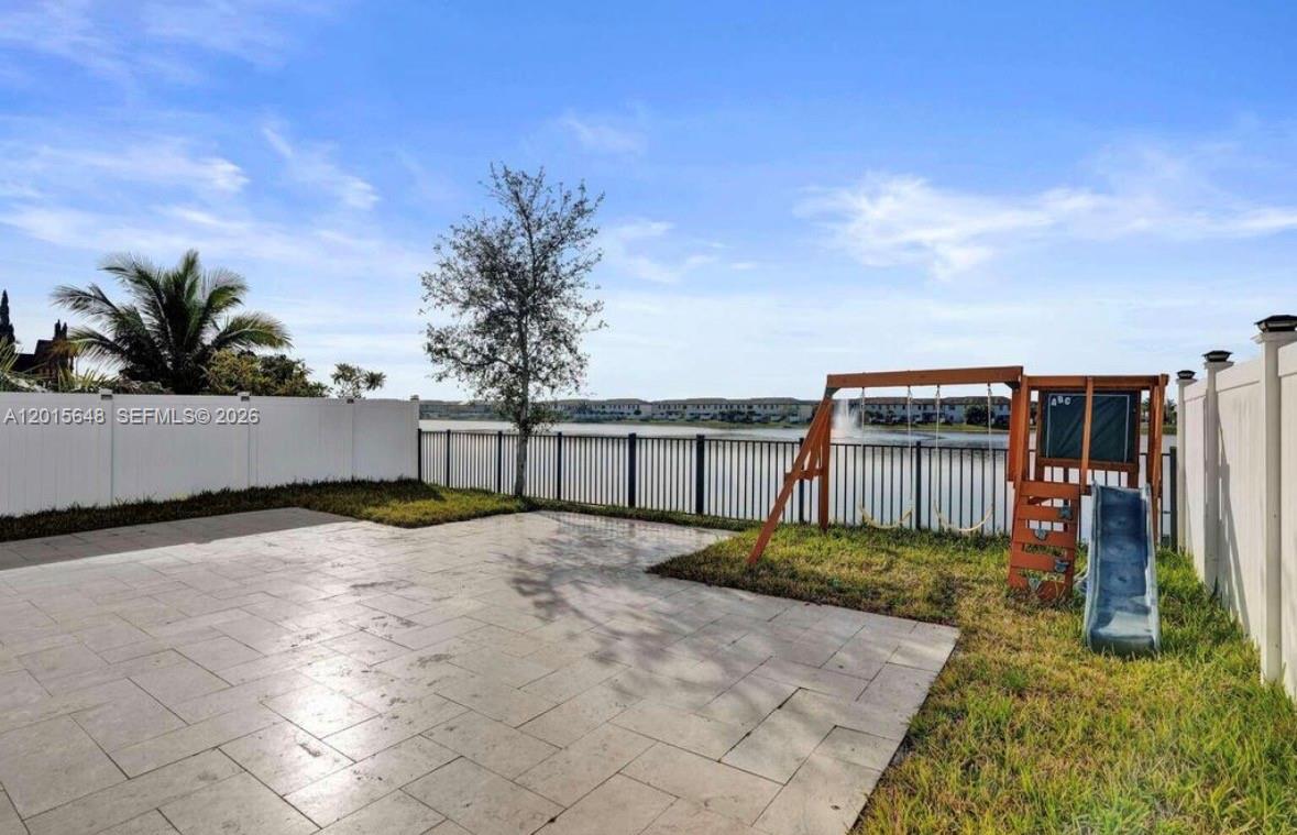 AQUABELLA SECTION ONE - Residential