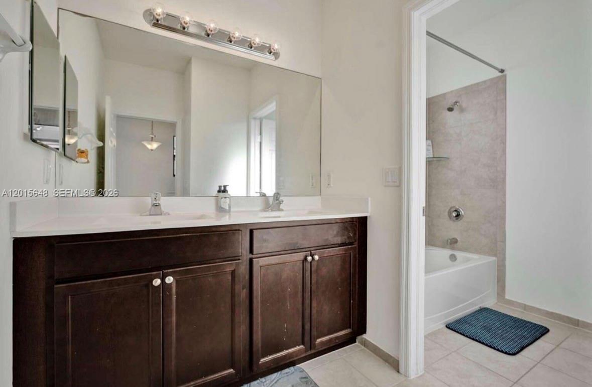 AQUABELLA SECTION ONE - Residential