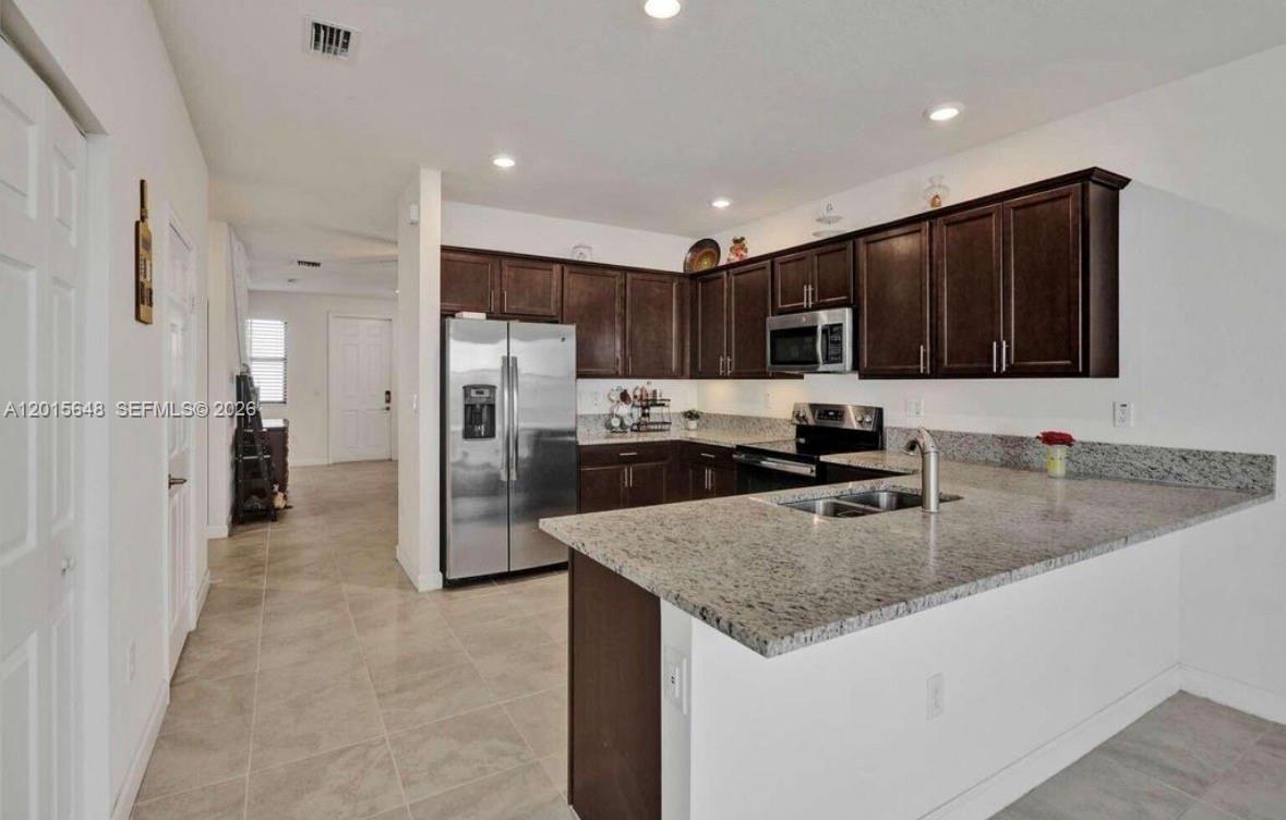 AQUABELLA SECTION ONE - Residential