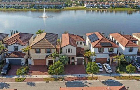 3460 W 103rd Ter Hialeah FL 33018