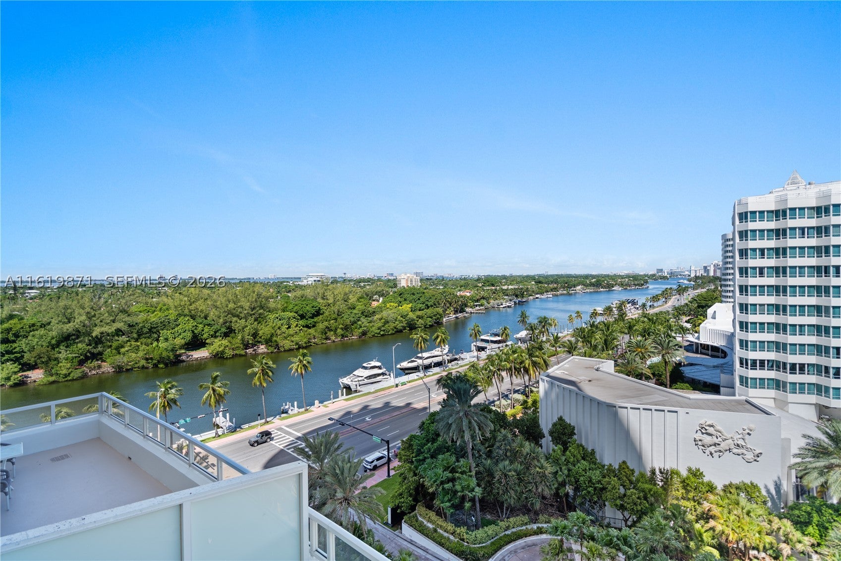 4401 COLLINS AVE 1007