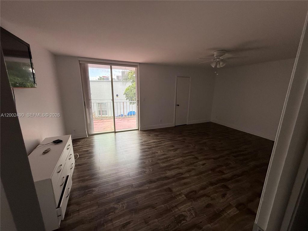 Photo of 2606 NE 10 St #2606, Hallandale Beach, FL 33009 (MLS # A12002490)