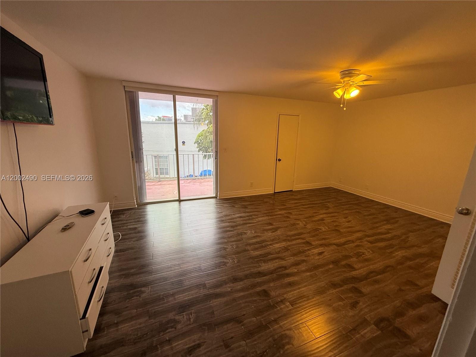 TOWNHOUSES OF VENETIAN - Residential Lease