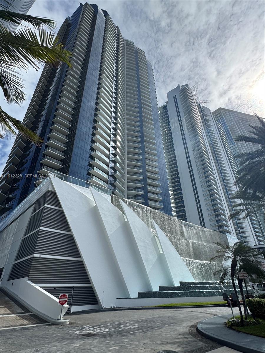 17121 Collins Ave 1905