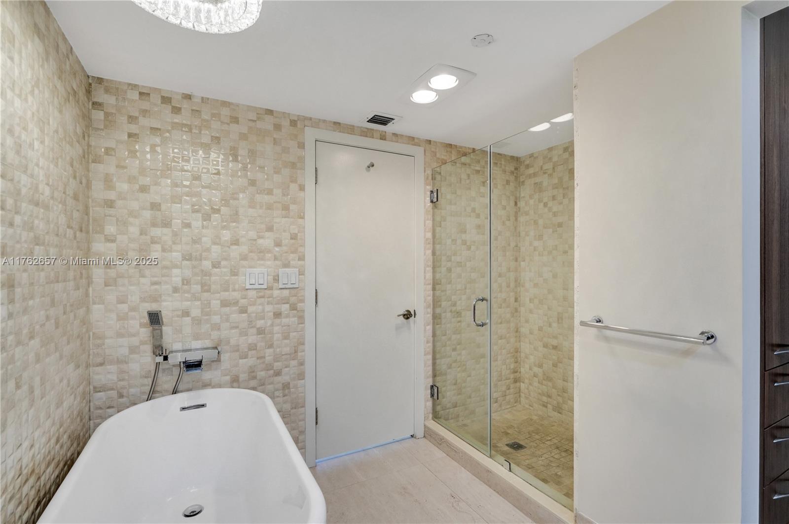 JOCKEY CLUB III CONDO - Residential