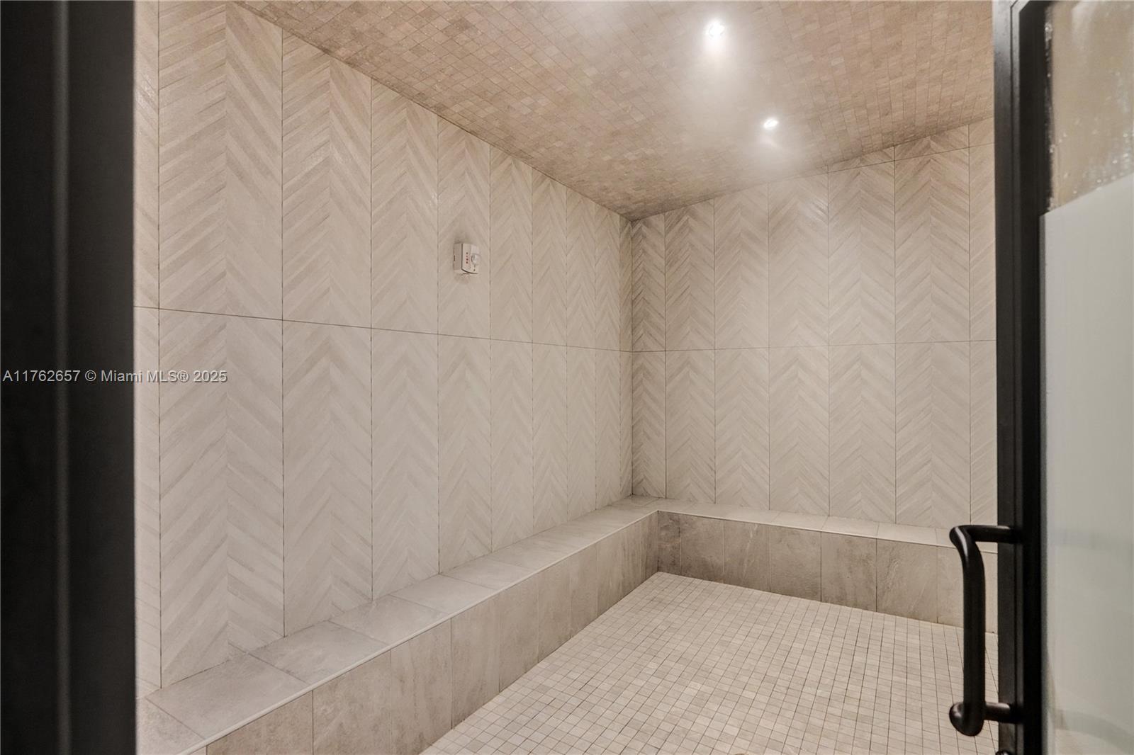 JOCKEY CLUB III CONDO - Residential