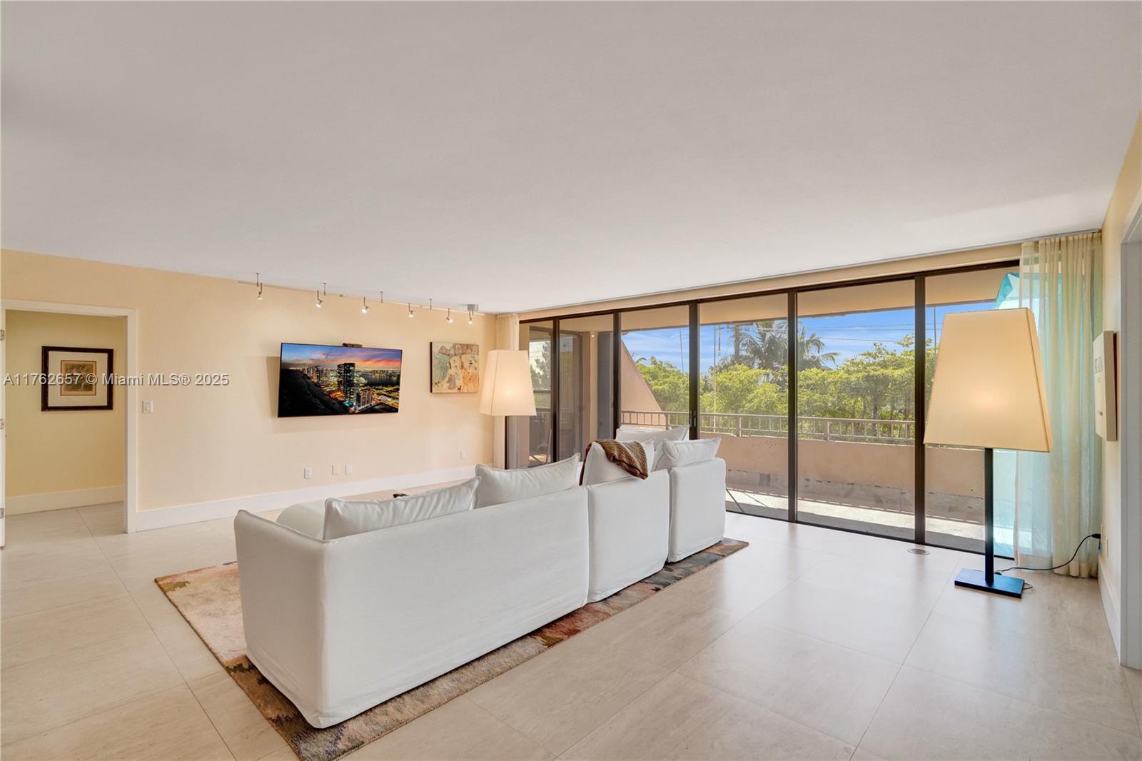 JOCKEY CLUB III CONDO - Residential