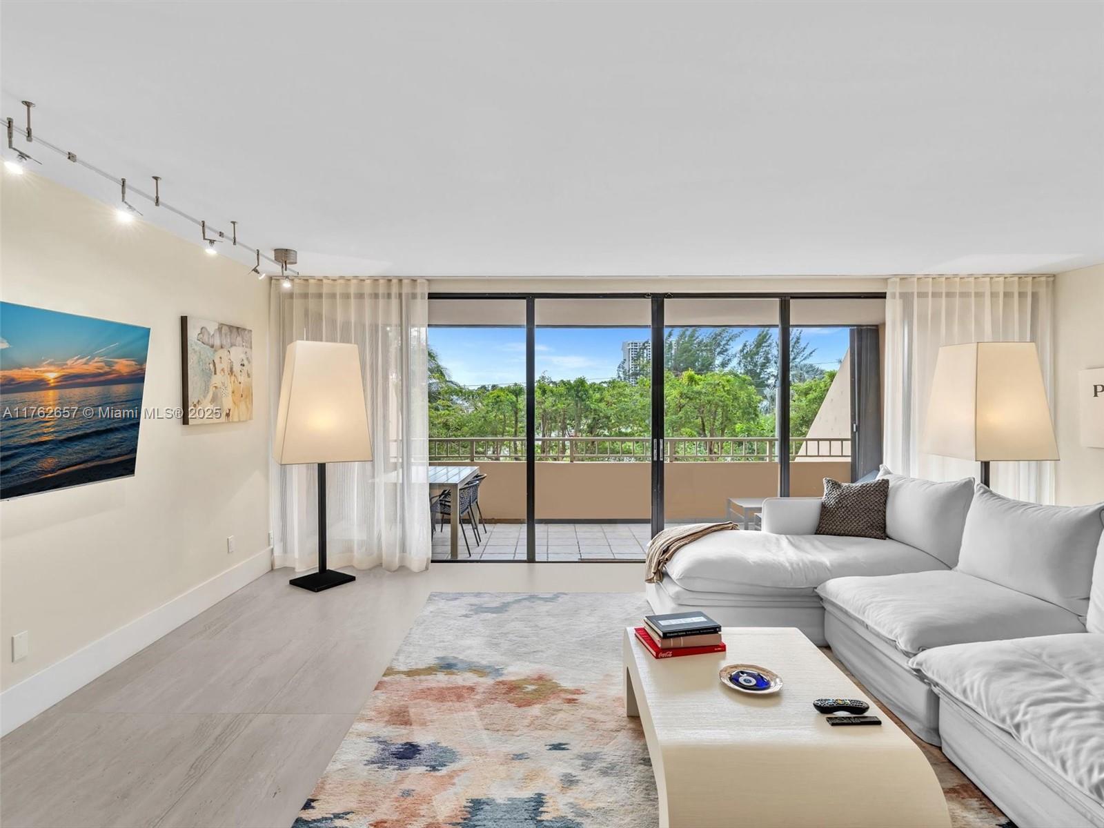 11113 Biscayne Blvd 253, Miami, Broward County, Florida - 2 Bedrooms  
2 Bathrooms - 