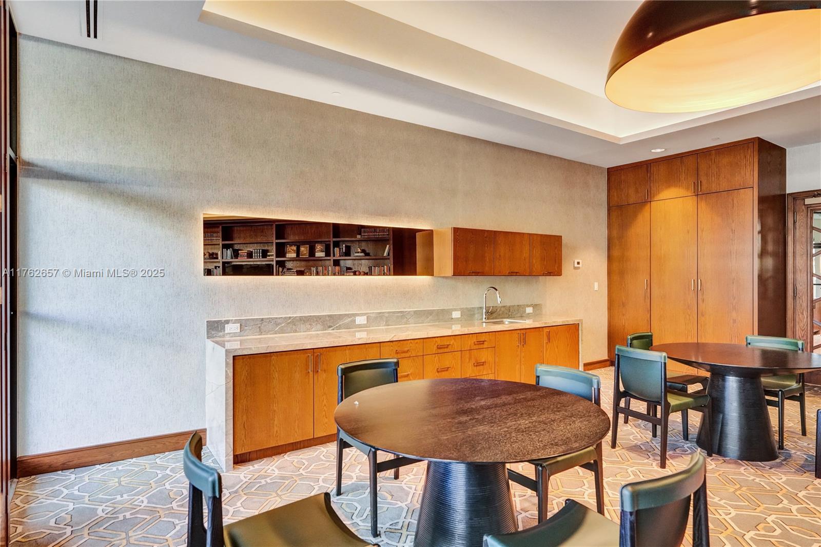 JOCKEY CLUB III CONDO - Residential