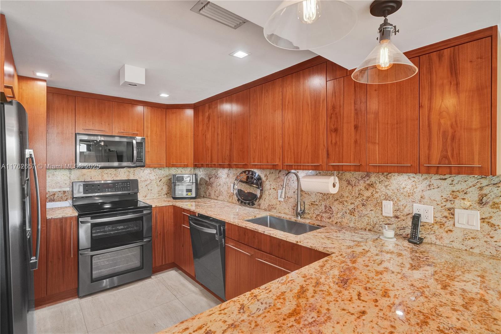 JOCKEY CLUB III CONDO - Residential