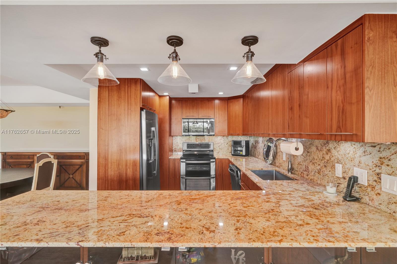 JOCKEY CLUB III CONDO - Residential